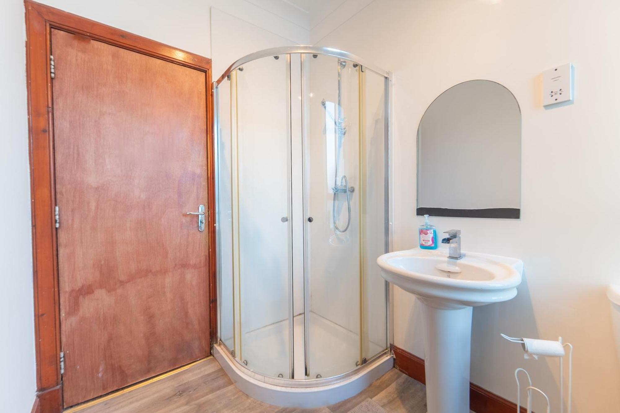 Prime Location Rooms In High Street Fort William Exterior photo