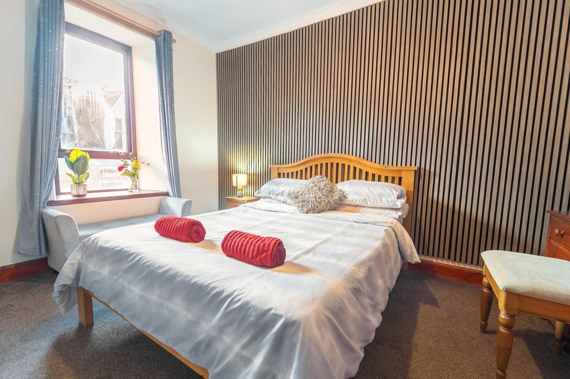 Prime Location Rooms In High Street Fort William Exterior photo