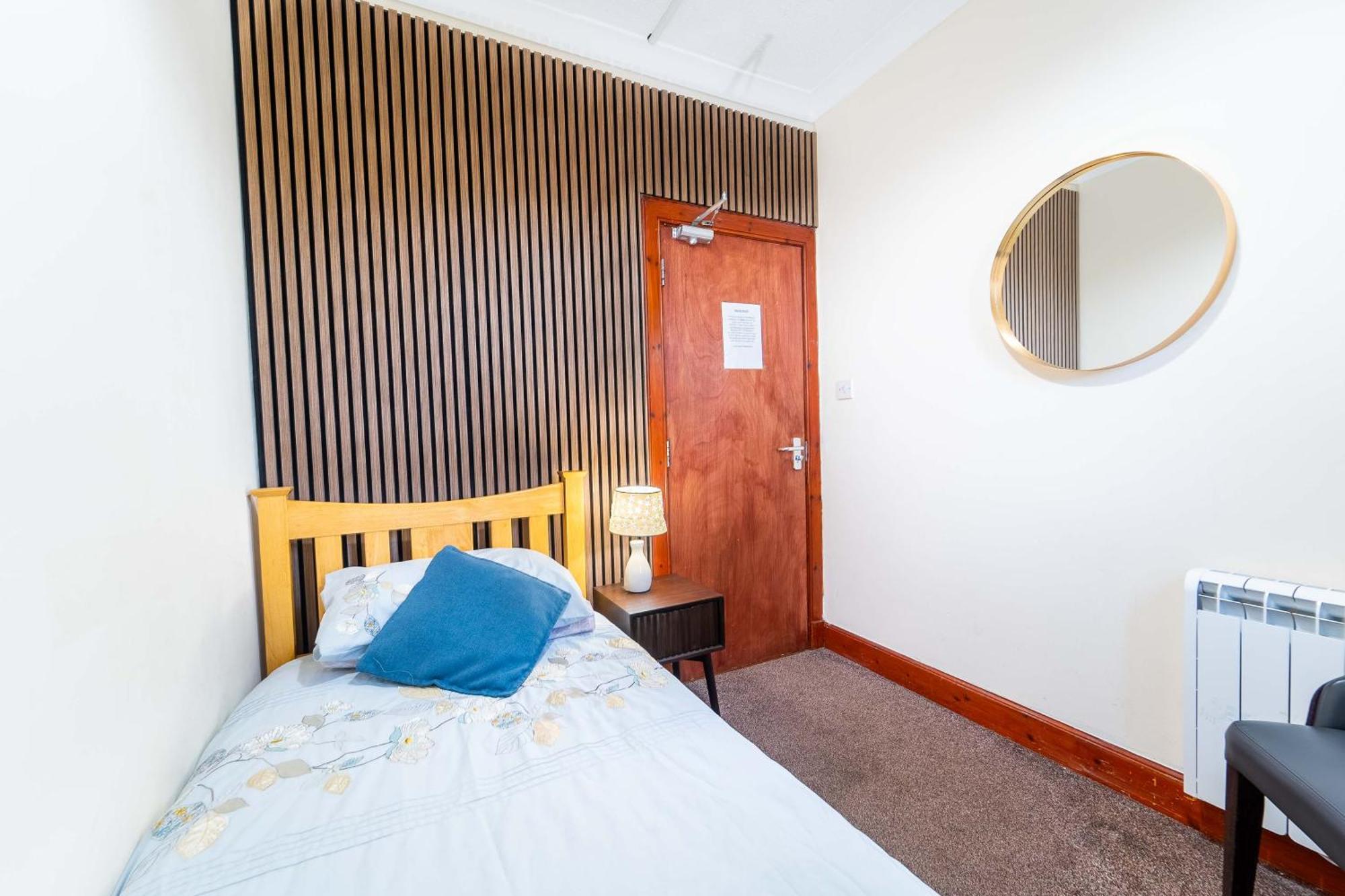 Prime Location Rooms In High Street Fort William Exterior photo