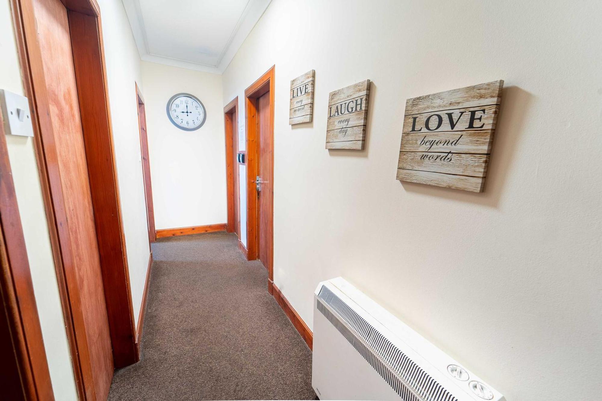 Prime Location Rooms In High Street Fort William Exterior photo